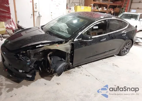 2018 Tesla Model 3 Long Range/Mid Range from USA, damaged, VIN 5YJ3E1EA7JF123271